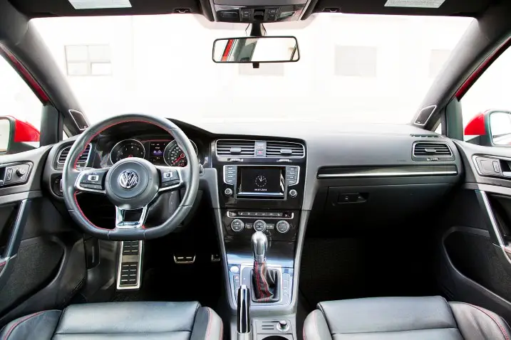 2016 Volkswagen Golf GTI: The Hot Hatch That Defines Driving Excellence